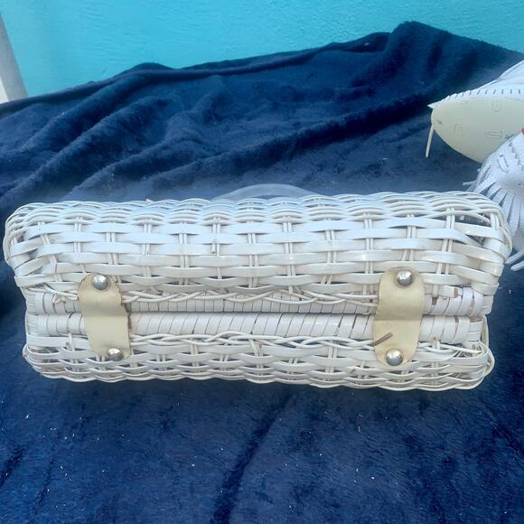 VINTAGE 50's/60's WICKER, MOTHER OF PEARL & LUCITE BASKETWEAVE FRAME HANDBAG - Picture 5 of 13